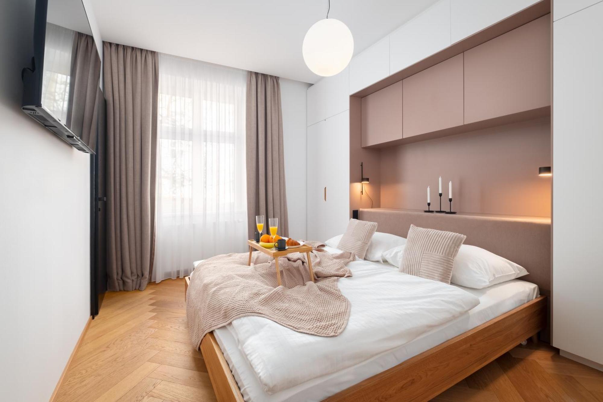 Days - Modern With Workspace - Quiet Area * Прага