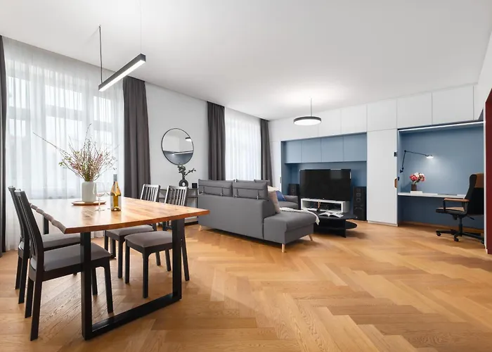 Prague Days - Modern Apartment With Workspace - Quiet Area