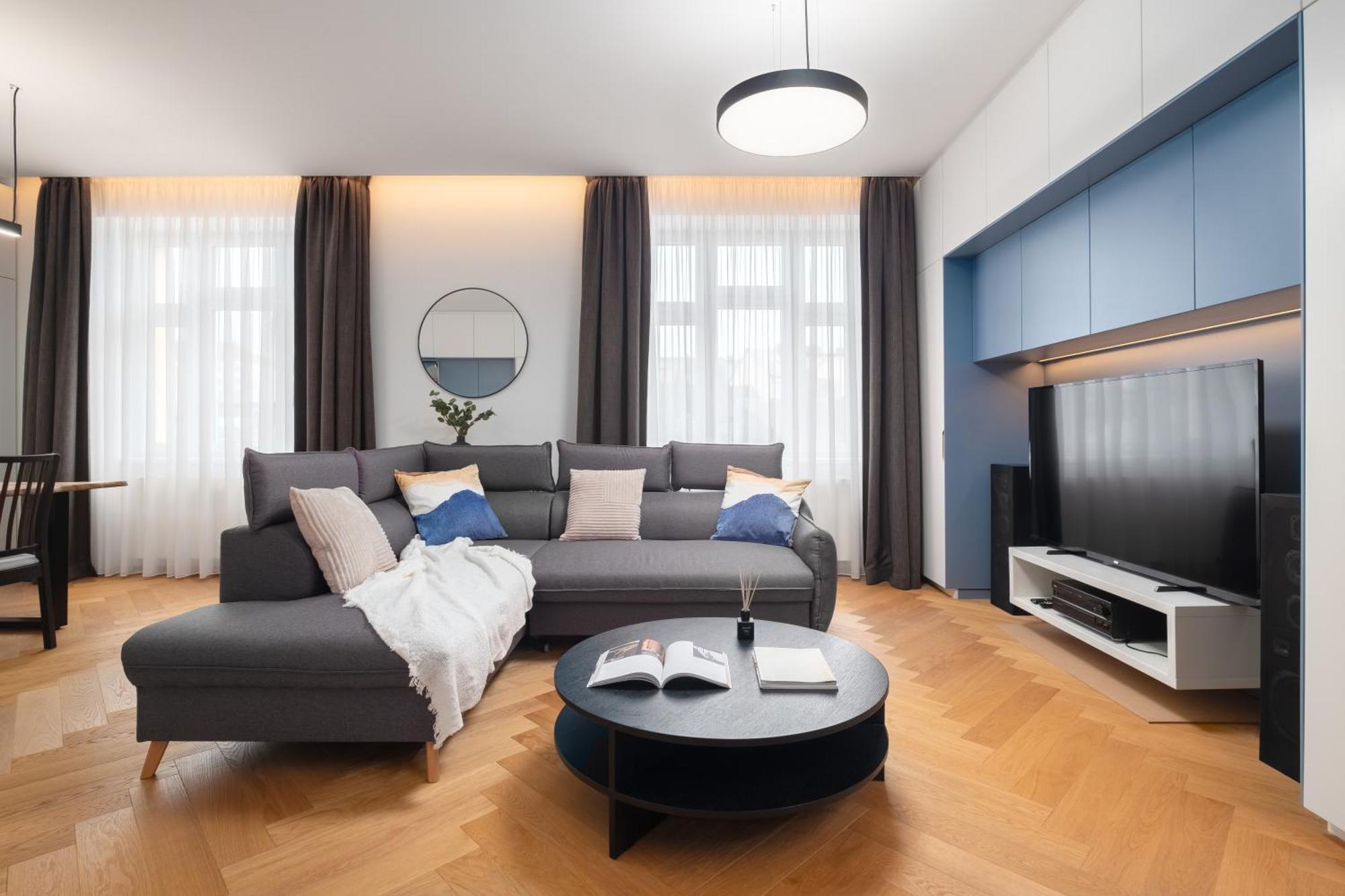 Apartment Days - Modern With Workspace - Quiet Area